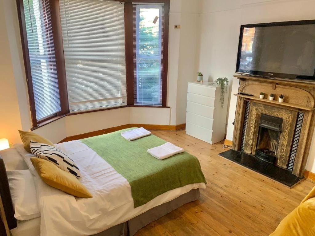 Guest House Balham, South London Spacious, Lambert, 6 Rooms Available Room photo